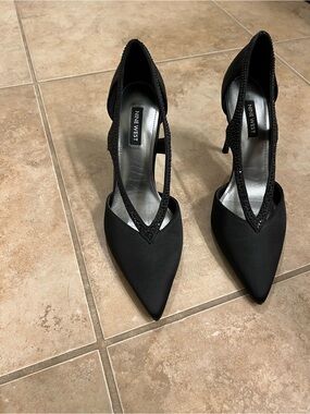 Nine West Black Pointed Toe T-Strap Heels